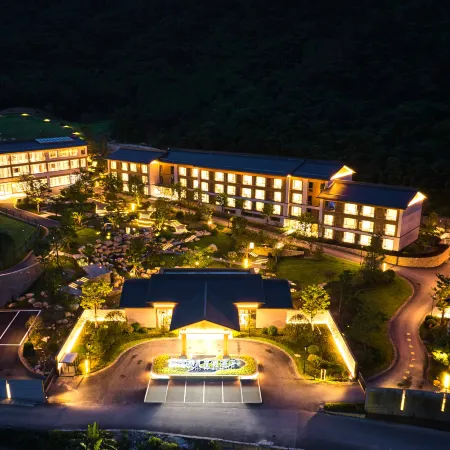 Hezhou Bamboo Hidden Hot Spring Resort