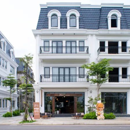 JULIE's HOUSE - A LUXURY APARTMENT IN HUE