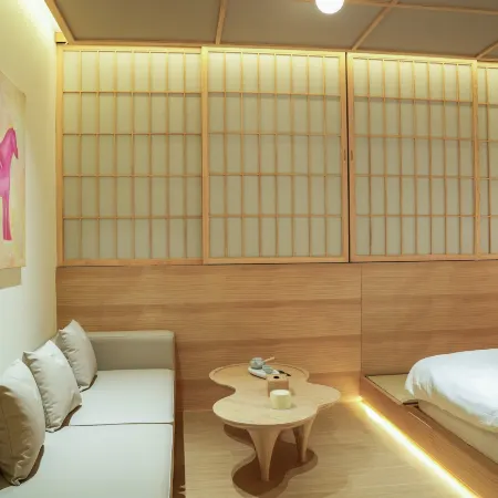 Cat·Twelve Cat Café & Guesthouse