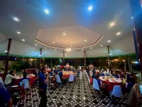 ไออุ่น แอท อัมพวา