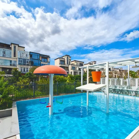 YANO & Heron Lake Forest Holiday Villa (Foshan Gaoming hotel)
