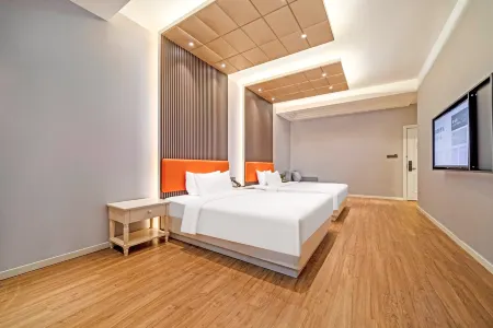 Ruijia LiLan Ruibai-Yun Hotel (Deqing West Railway Station) Отели рядом с достопримечательностью «Moganshan Senbo Resort Nature Park»