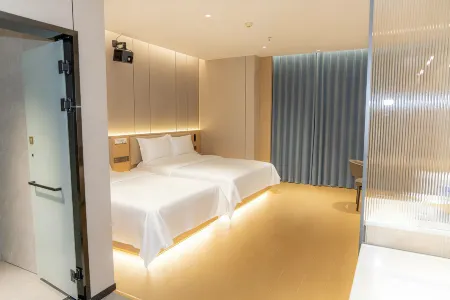 Super 8 Hotel (Anyue County Central Times Square)