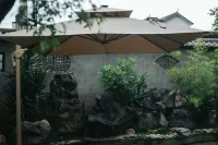 Weishan Fengchuan Tower Hot Springs Chinese Inn