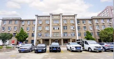 榮成居美酒店（石島店） 鄰近石島赤山風景區-舞台的酒店