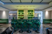 Yanzishan Hot Spring Hotel - ที่มีบาร์