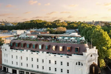 25Hours Hotel Sydney the Olympia Отели рядом с достопримечательностью «UNSW Кафедра Искусства и Дизайна»