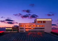 Zhengzhou • Xiangpai | WowWowWowWowWowWowBathMovie Design Hotel (Erqi Square) Hotels in Yellow River Tourist Area