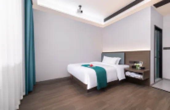 Hezhou • Pengyue | Zilin Smart Elegant.Cozy.Comfortable Homestay (Lingfeng Plaza)