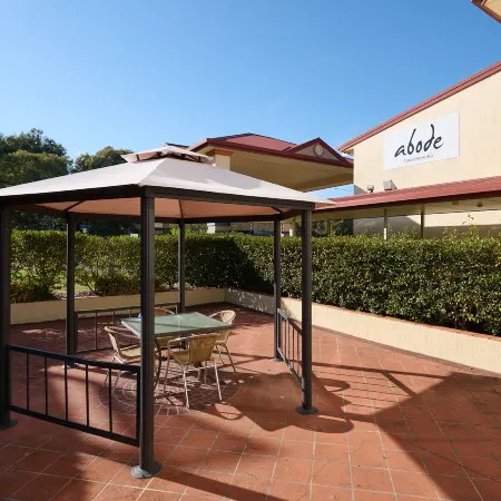 Abode Tuggeranong Отели в г. Канберра