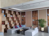 Meilifeng Hotel (Rongcheng High Speed Railway Station) - parking