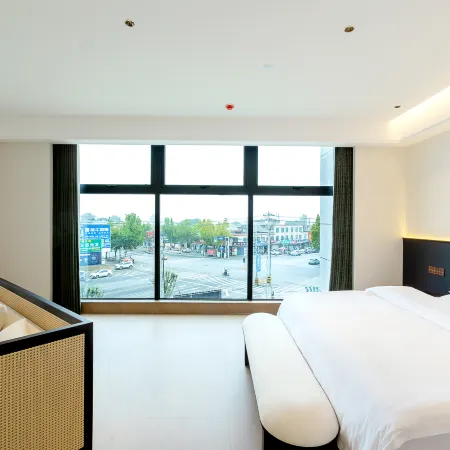 Dongjieli Design Hotel (Xinmi Qinwei Water City)