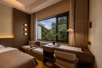 Floral Hotel·Mountain Retreat in the Clouds (Putuo Mountain Ten Thousand Buddhas Pagoda Hotel) - 4-Star