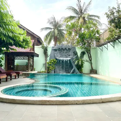 Siem Reap Riverside Hotel Hotels near Psa Krom Market