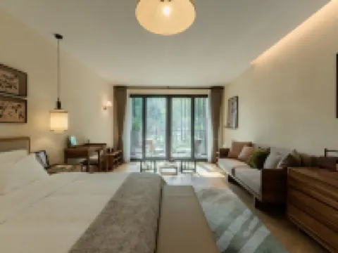 Huaying Shili Fangfei Hongyan Meicun Hotels in Huaying