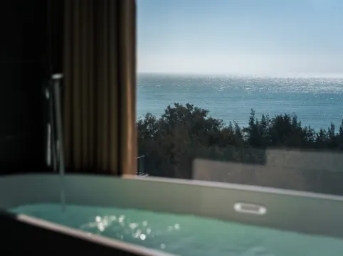 AG Designer Scenic Apartment (Nan'ao Island Qing'ao Bay)