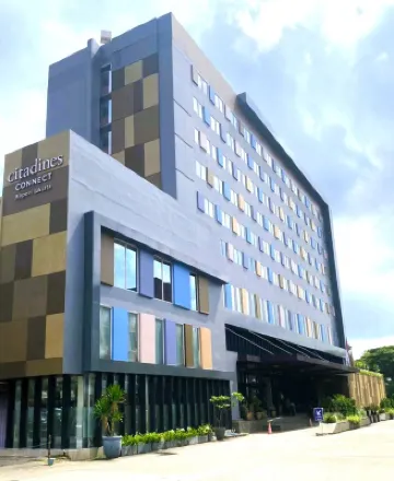 Citadines Connect Airport Jakarta Hotels near Mal Taman Palem