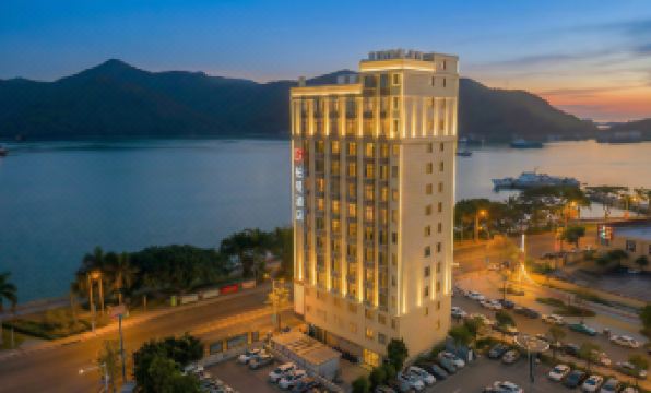 Borrman Sunshine Panorama Selected Hotel (Shanwei Ermalu Food Street)