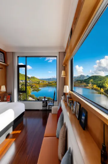 Songzan Linli Xueshan Hupo Jingguan Hotel (Shangri-La Ganden Sumtseling Monastery Scenic Area)