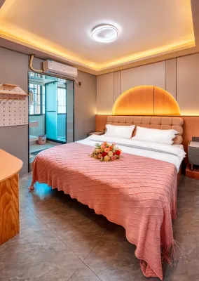 Ruichen Homestay (North Square of Kunming Railway Station)