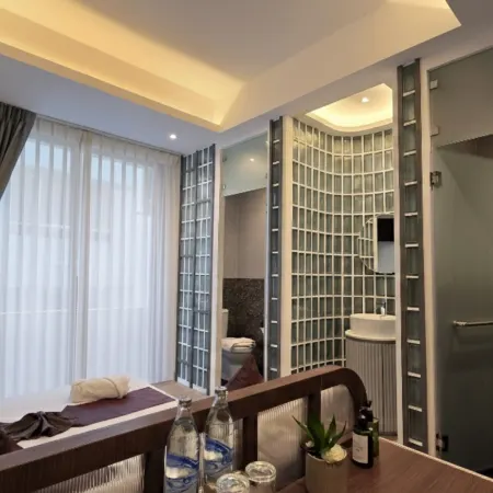 Warm Pillow Hotel Bangkok Отели рядом с достопримечательностью «Патумван»