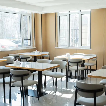 UP Huayi Collection Hotel (Xingtai Wei Century Avenue)