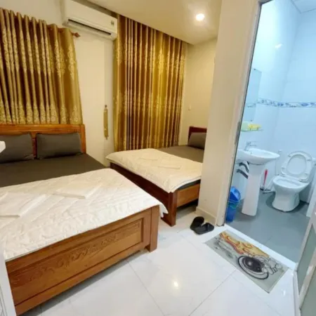 Nguyen Thanh Hotel Отели рядом с достопримечательностью «Гипермаркет Vincom Plaza Thu Duc»