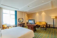 Full Wealth International Hotel - parkir