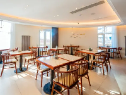 Yitel Collection Hotel (Qingdao Railway Station Zhanqiao Seaview) Hotels in Qingdao