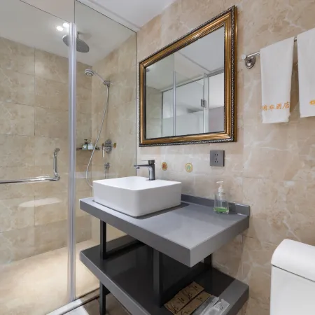 Jinhua Business Hotel Отели рядом с достопримечательностью «Стадион «Датяньвань»»