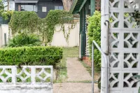 Cozy Rooms – Quiet Street, Close to Shops & Transit
