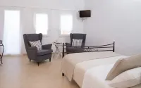 Aelia Suites Akrotiri, Santorini