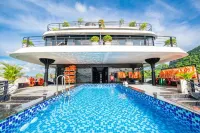 Venus Cruises Halong Bay by Venus Group - Pools