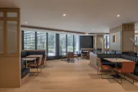 Hilton Geneva Hotel and Conference Centre - bars