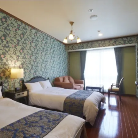 Old England Dogo Yamanote Hotel Отели рядом с достопримечательностью «Храм Исите-дзи»
