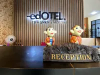 RedDoorz Plus @ edOtel Malang Các khách sạn ở Lowokwaru