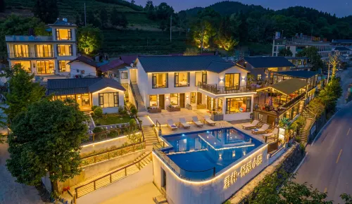 Junlin·Yuehong Resort Homestay (Tingxi Qinglongtan Scenic Area Branch) - Swimmingpools