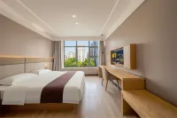 Qingcheng Hotel (Nantong Xinghu Development Zone 101)