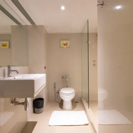 24 Inn at BTS Phrom Phong Отели рядом с достопримечательностью «Станция BTS Пхром Пхонг»