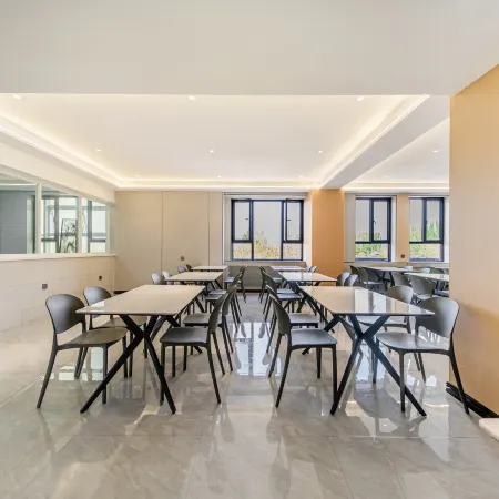 Elong Anyun Hotel (Yining Airport & Ili Old Town Cultural Tourism Zone Branch)