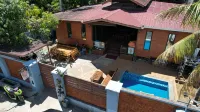 Juhouse Homestay  Semporna - Pensions
