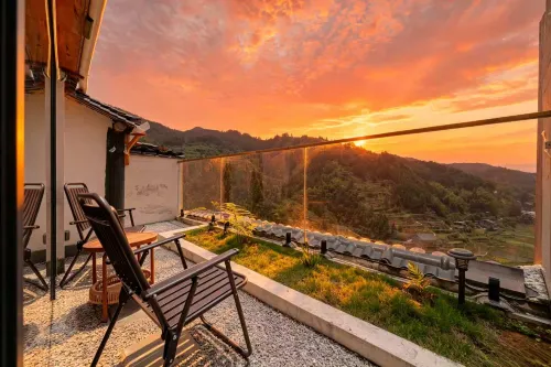 Yunxi Secretland • View the sunset of Dongzhai | Designer's best homestay (Zhaoxing Dongzhai Store) - parking