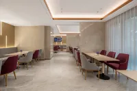 Lifeng Hotel (Qingdao North Railway Station Licun Night Market Branch) - sarapan