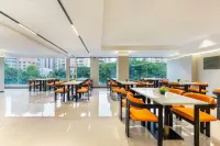 Yaxin E-Sports Hotel (Gannan University of Science and Technology Store) - โรงแรมราคาถูก