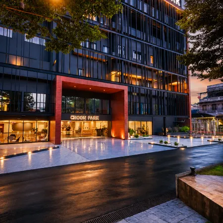 Icon Park Hotel, Chiang Mai Отели рядом с достопримечательностью «Храм Ват-Суан-Док»