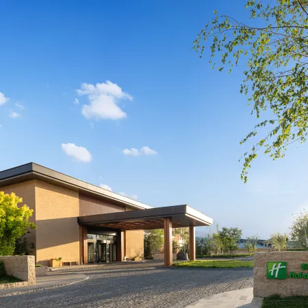 HOLIDAY INN EXPRESS NALATI