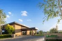 HOLIDAY INN EXPRESS NALATI - parking