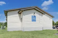 Coldwater Inn & Suites Near I 69 - 2-Star