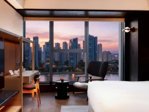 Y Hotel