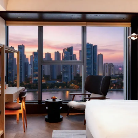 Y Hotel